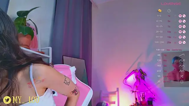 MyLou  online show from November 2025 03:11:02 PM