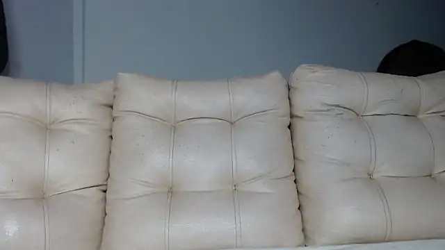 alexandra lorens online show from October 2025 04:15:02 AM