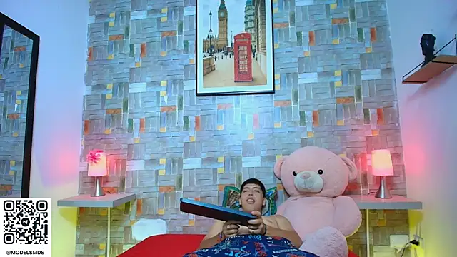 aaron antonella mds online show from November 2025 08:54:01 PM