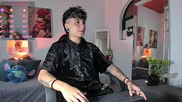 Snapshot of ZuryRamirez_ chatting on November 2025 08:43:01 PM ZuryRamirez online show from November 2025 08:43:01 PM