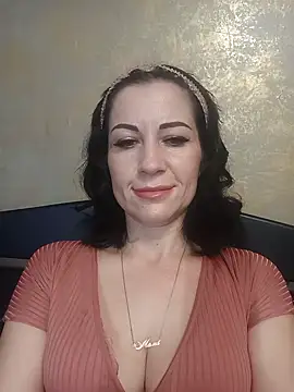 Snapshot of FireLily332 chatting on January 2025 06:59:02 PM FireLily332 online show from January 2025 06:59:02 PM