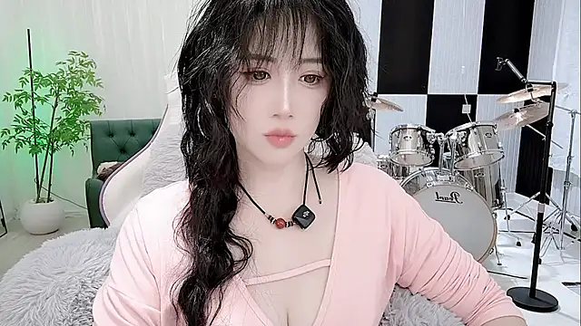 Snapshot of Vaness-a chatting on October 2025 07:02:02 PM Vaness-a online show from October 2025 07:02:02 PM