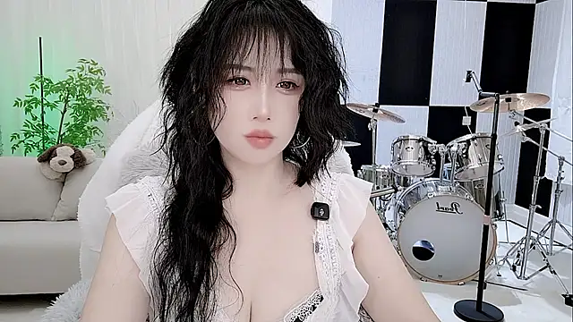 Snapshot of Vaness-a chatting on October 2025 07:59:01 PM Vaness-a online show from October 2025 07:59:01 PM