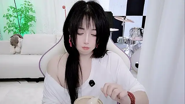 Snapshot of Vaness-a chatting on November 2025 03:49:01 PM Vaness-a online show from November 2025 03:49:01 PM