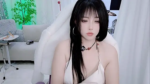 Snapshot of Vaness-a chatting on November 2025 06:32:01 PM Vaness-a online show from November 2025 06:32:01 PM