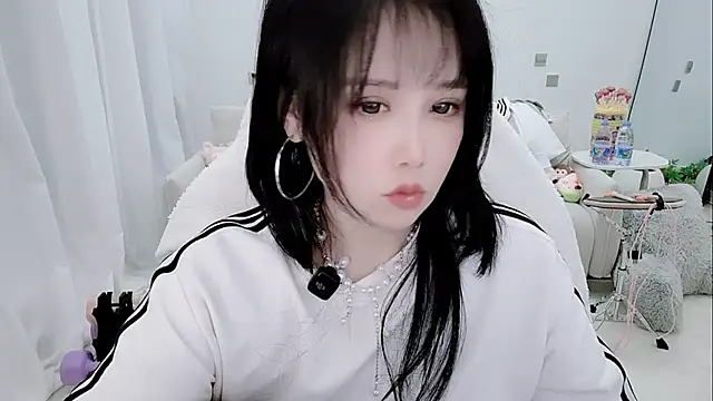 Vaness-a online show from April 2026 02:45:02 AM