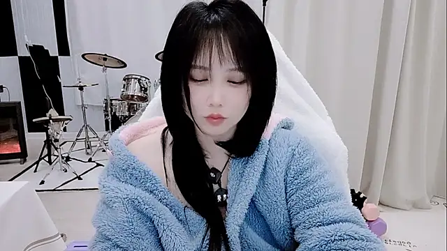 Vaness-a online show from April 2026 05:35:02 PM