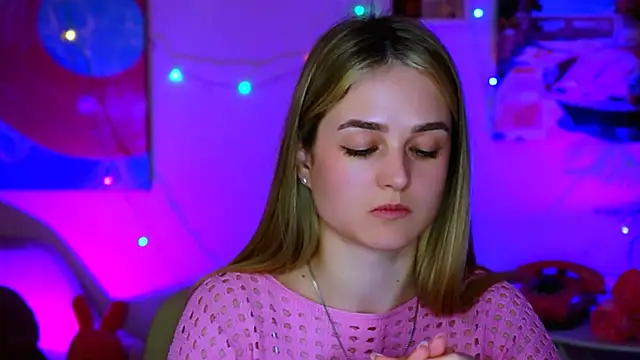 DeboraLarson online show from March 2025 11:01:02 AM