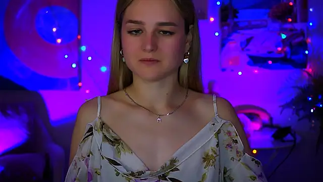 DeboraLarson online show from October 2025 05:28:01 AM