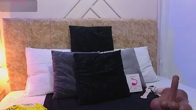 ashley  foxx  online show from February 2026 02:14:01 PM