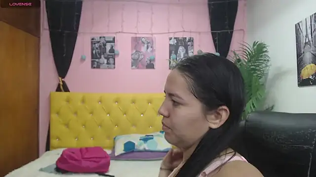 candiapole online show from February 2025 04:09:02 PM