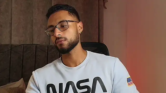 LiamGarcia1 online show from February 2025 12:13:01 AM