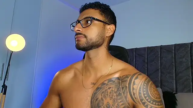 LiamGarcia1 online show from October 2025 01:15:02 PM