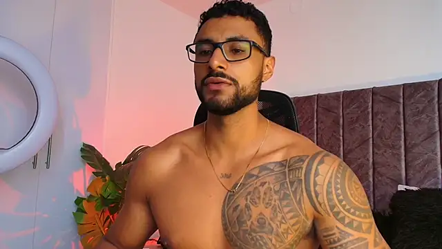 LiamGarcia1 online show from December 2025 03:21:01 PM