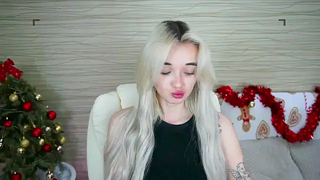 Snapshot of Ashley_S chatting on December 2024 02:21:02 AM Ashley S online show from December 2024 02:21:02 AM