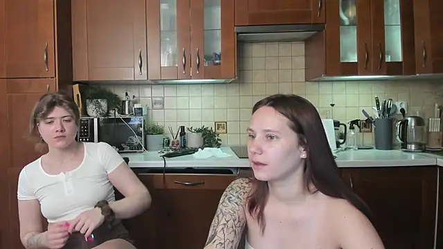 Snapshot of HotCaramellsTV chatting on June 2026 08:19:01 AM HotCaramellsTV online show from June 2026 08:19:01 AM