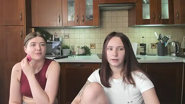 Snapshot of HotCaramellsTV chatting on July 2026 08:33:01 AM HotCaramellsTV online show from July 2026 08:33:01 AM