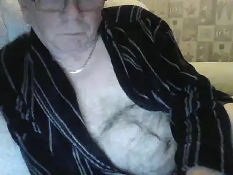 Snapshot of gibbo62 chatting on January 2025 02:43:02 AM gibbo62 online show from January 2025 02:43:02 AM