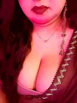 Suhanakhan00 online show from April 2026 06:57:01 PM