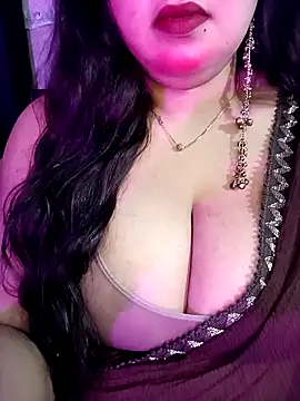Snapshot of Suhanakhan00 chatting on May 2026 09:17:01 AM Suhanakhan00 online show from May 2026 09:17:01 AM