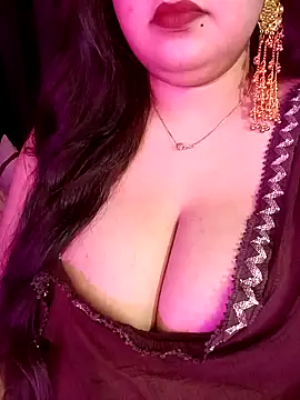Snapshot of Suhanakhan00 chatting on May 2026 10:36:01 AM Suhanakhan00 online show from May 2026 10:36:01 AM