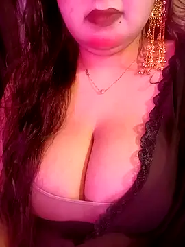 Snapshot of Suhanakhan00 chatting on May 2026 10:54:01 AM Suhanakhan00 online show from May 2026 10:54:01 AM