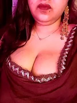 Snapshot of Suhanakhan00 chatting on May 2026 10:21:01 AM Suhanakhan00 online show from May 2026 10:21:01 AM