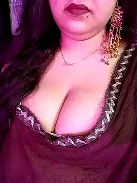Snapshot of Suhanakhan00 chatting on May 2026 07:20:02 PM Suhanakhan00 online show from May 2026 07:20:02 PM