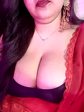 Snapshot of Suhanakhan00 chatting on May 2026 06:26:04 PM Suhanakhan00 online show from May 2026 06:26:04 PM