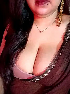 Snapshot of Suhanakhan00 chatting on June 2026 06:13:02 PM Suhanakhan00 online show from June 2026 06:13:02 PM