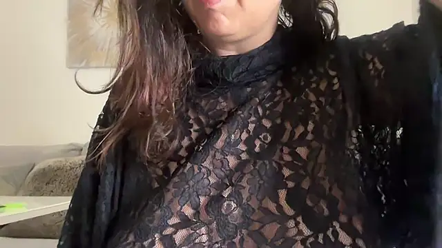 Snapshot of Serena_4you chatting on November 2025 03:28:02 AM Serena 4you online show from November 2025 03:28:02 AM