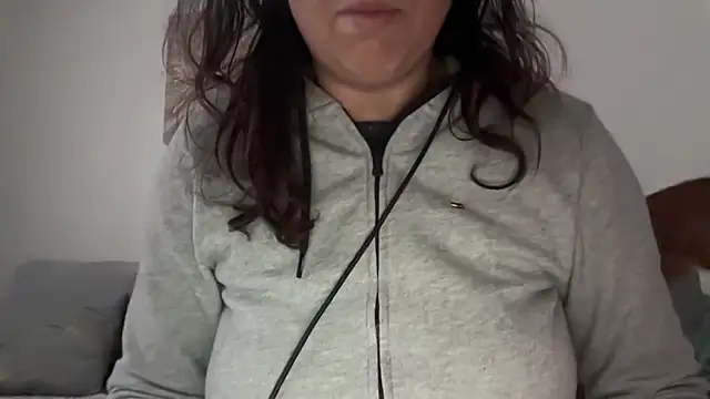 Snapshot of Serena_4you chatting on November 2025 04:13:02 PM Serena 4you online show from November 2025 04:13:02 PM