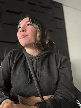 Sophie LS online show from January 2026 02:33:02 PM