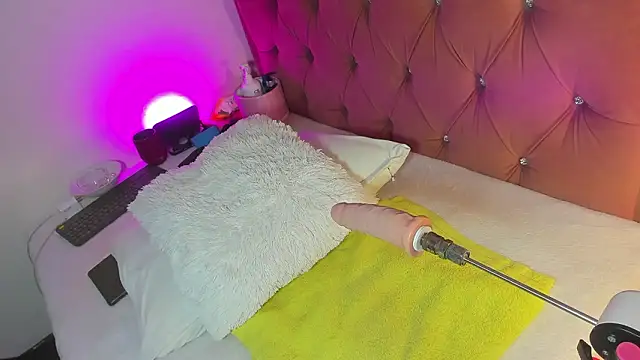 kyliestteel online show from March 2026 04:32:01 PM