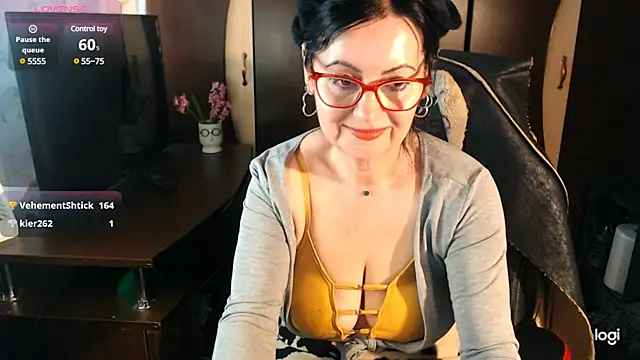 Snapshot of exymilf_ chatting on March 2025 03:57:02 PM exymilf online show from March 2025 03:57:02 PM