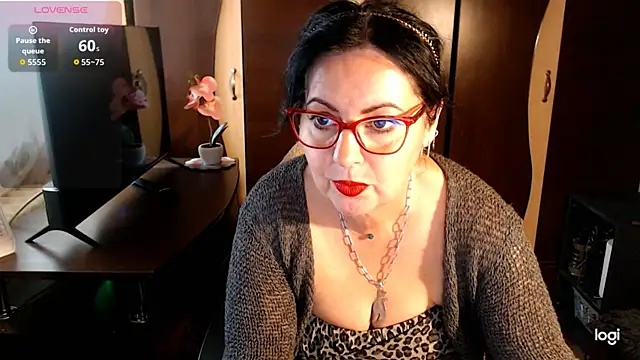Snapshot of exymilf_ chatting on October 2025 09:43:02 AM exymilf online show from October 2025 09:43:02 AM