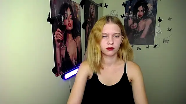 Snapshot of StellaCRL chatting on October 2025 06:05:02 PM StellaCRL online show from October 2025 06:05:02 PM