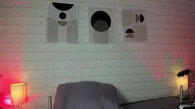 Lizzie-Evans online show from July 2026 12:07:01 PM