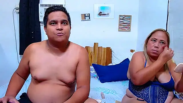 lucasandSofi online show from April 2026 09:04:02 PM