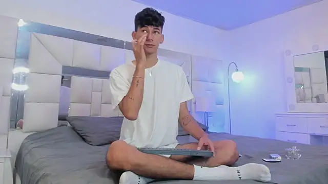 Alexx tc online show from December 2024 04:02:02 AM