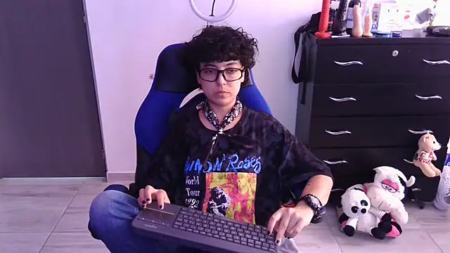 thomascooper7 online show from February 2026 04:08:01 PM