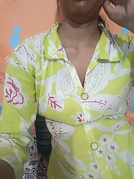 Snapshot of Rajni-Mehra chatting on June 2026 04:46:01 AM Rajni-Mehra online show from June 2026 04:46:01 AM