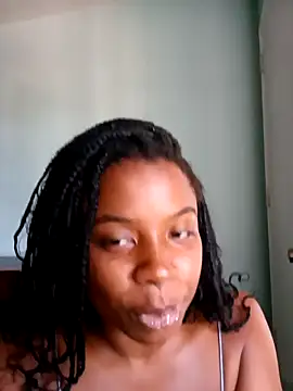 Snapshot of miamiworld chatting on February 2025 08:31:02 PM miamiworld online show from February 2025 08:31:02 PM