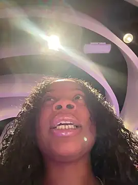 Snapshot of miamiworld chatting on December 2025 11:01:02 PM miamiworld online show from December 2025 11:01:02 PM