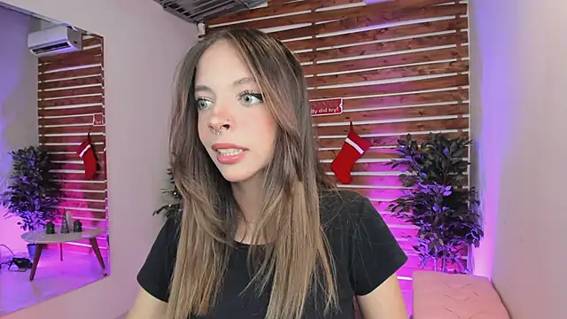 Sapphire Venuss online show from December 2024 10:00:02 PM