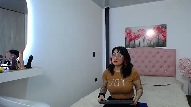 lily f00x online show from September 2025 07:50:01 PM
