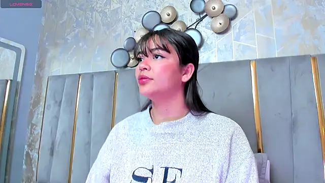 KimDevinne online show from December 2025 02:07:02 AM