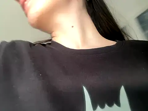 Snapshot of lunitayliam chatting on October 2025 06:17:02 PM lunitayliam online show from October 2025 06:17:02 PM