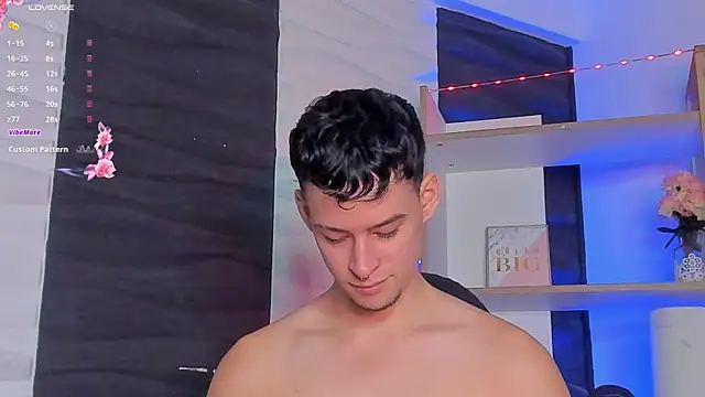 JadeSmiith  online show from December 2024 09:27:01 PM