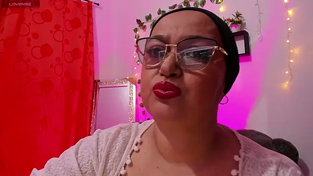 Gia Nahomi online show from January 2026 10:48:02 PM